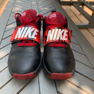 Nike Hustle D8 boys basketball shoes